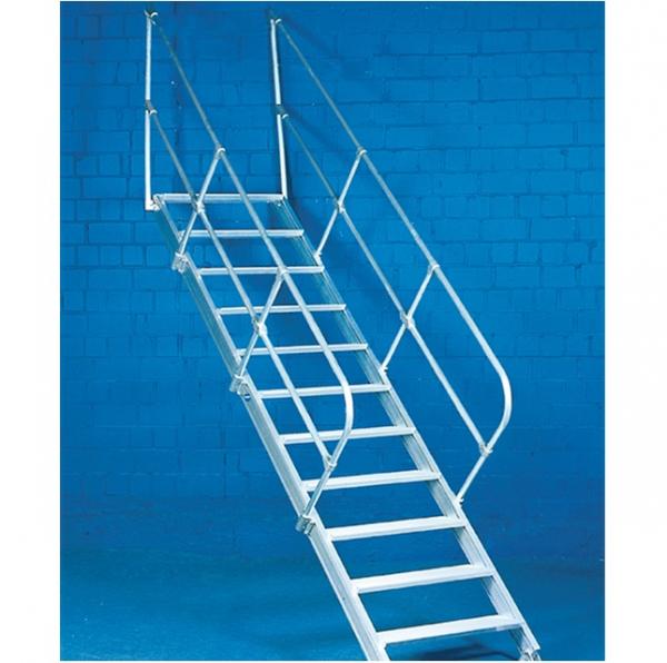 Weise Treppe mit einem Handlauf 