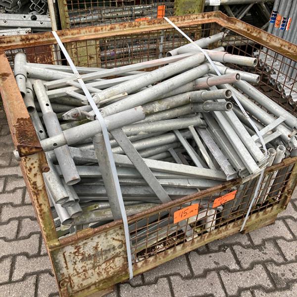 Ringscaff Stahl-Konsole mit 2 Keilköpfen für Rohrauflage, gebraucht 