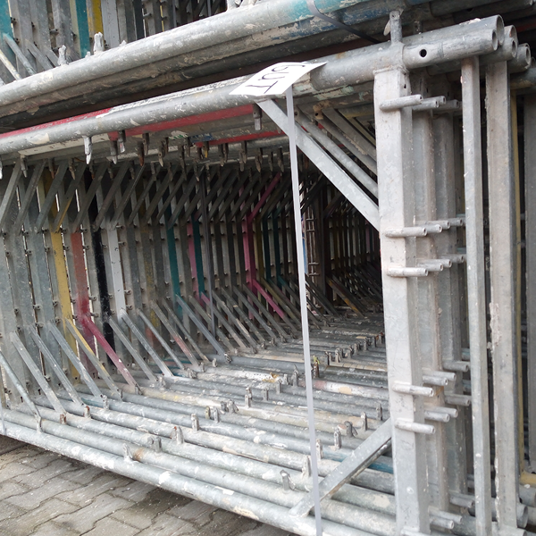 25x Vertikalrahmen Stahl Rux Super 100, 2,00 m, gebraucht 